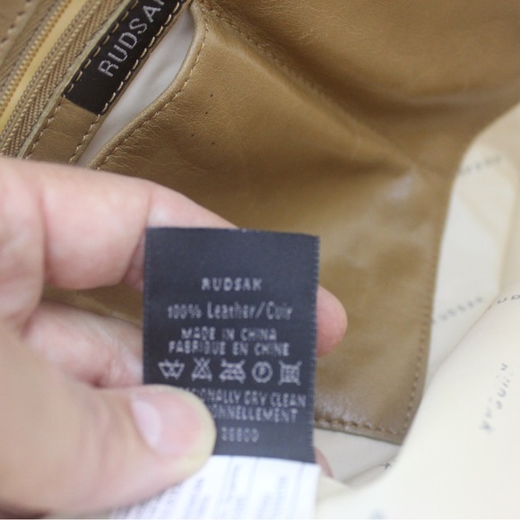 Cream Straw and Tan Leather Tote Bag Nearly New Pockets and Key Chain - Picture 11 of 12